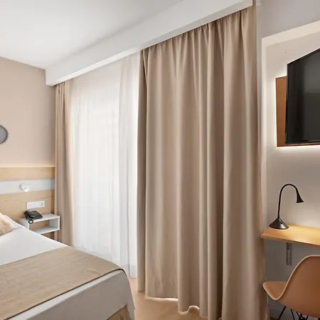 Sant Jordi Szálloda 4*